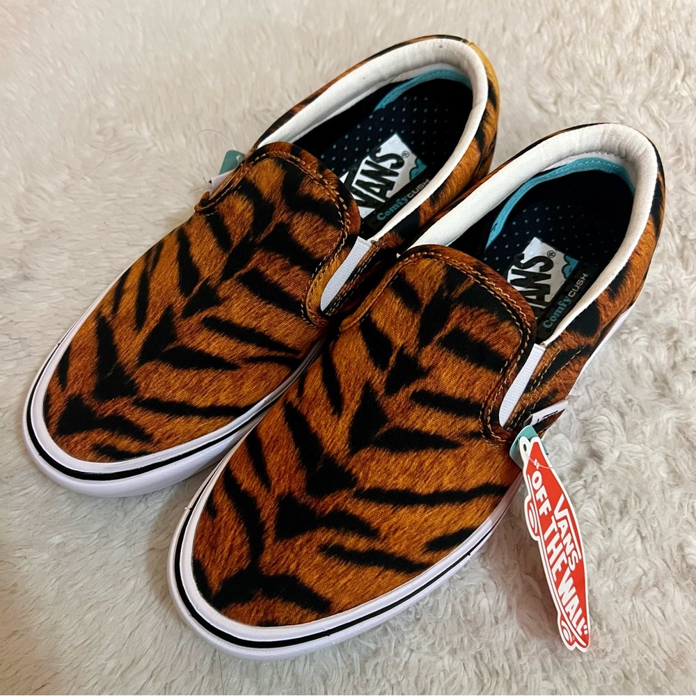 SOLD*** Vans Tiger Comfycush Slip-on - Picture 3 of 9